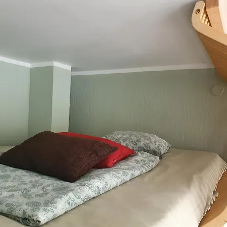 Hostel Freedom65 And Caravan Tallin