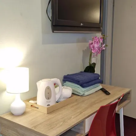 Ostello Freedom65 And Caravan