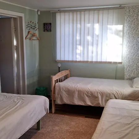 Hostal Freedom65 And Caravan *