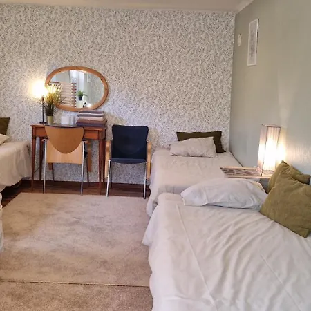 Hostal Freedom65 And Caravan Tallin