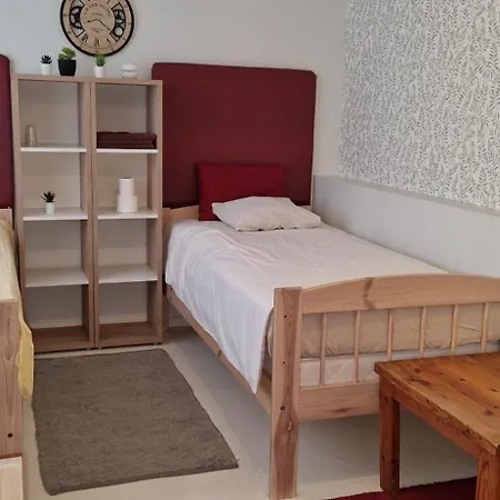 Freedom65 And Caravan Hostal