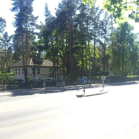 Freedom65 And Caravan Hostel *