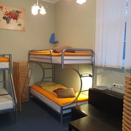 Hostal Freedom65 And Caravan *