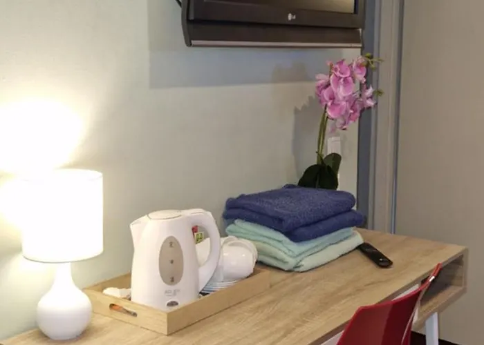 Hostal Freedom65 And Caravan