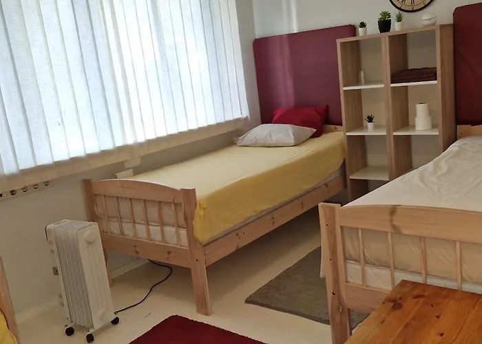 Hostal Freedom65 And Caravan