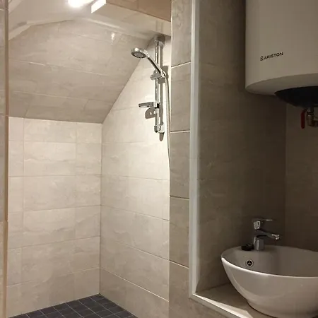 Freedom65 And Caravan * טאלין