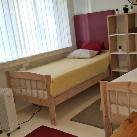 Hostel Freedom65 And Caravan