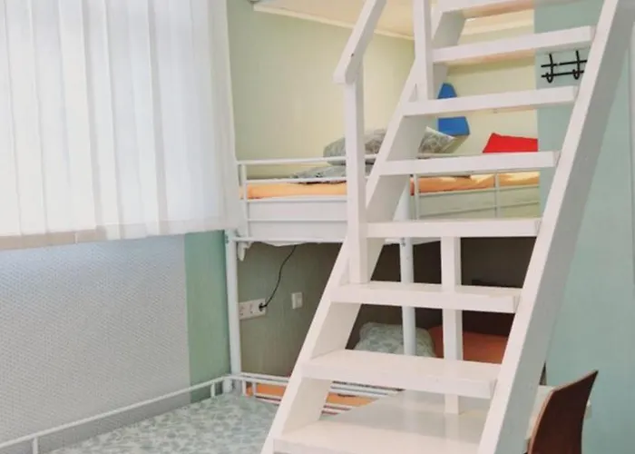 بيت شباب Freedom65 And Caravan تالين