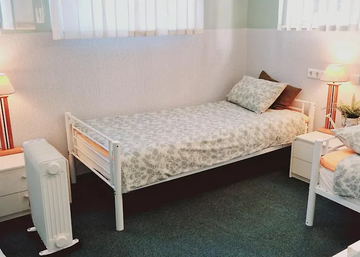 Freedom65 And Caravan بيت شباب *